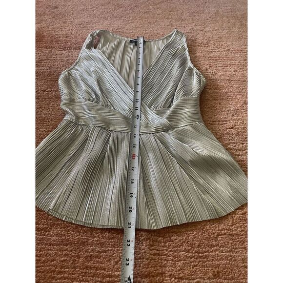Express Metallic Pleated Peplum Top Small S Silver Sleeveless Holiday Party - Picture 5 of 8